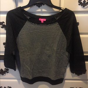 NWOT Betsy Johnson black & grey light pullover